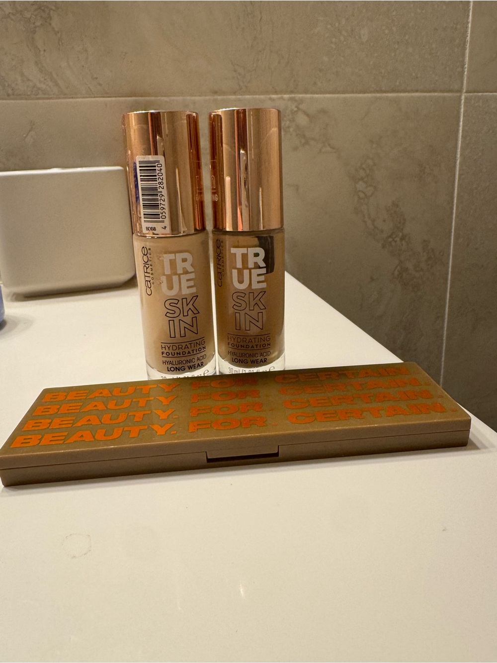 & Other Stories True Skin Hydrating Foundation Duo - Beige Shades
